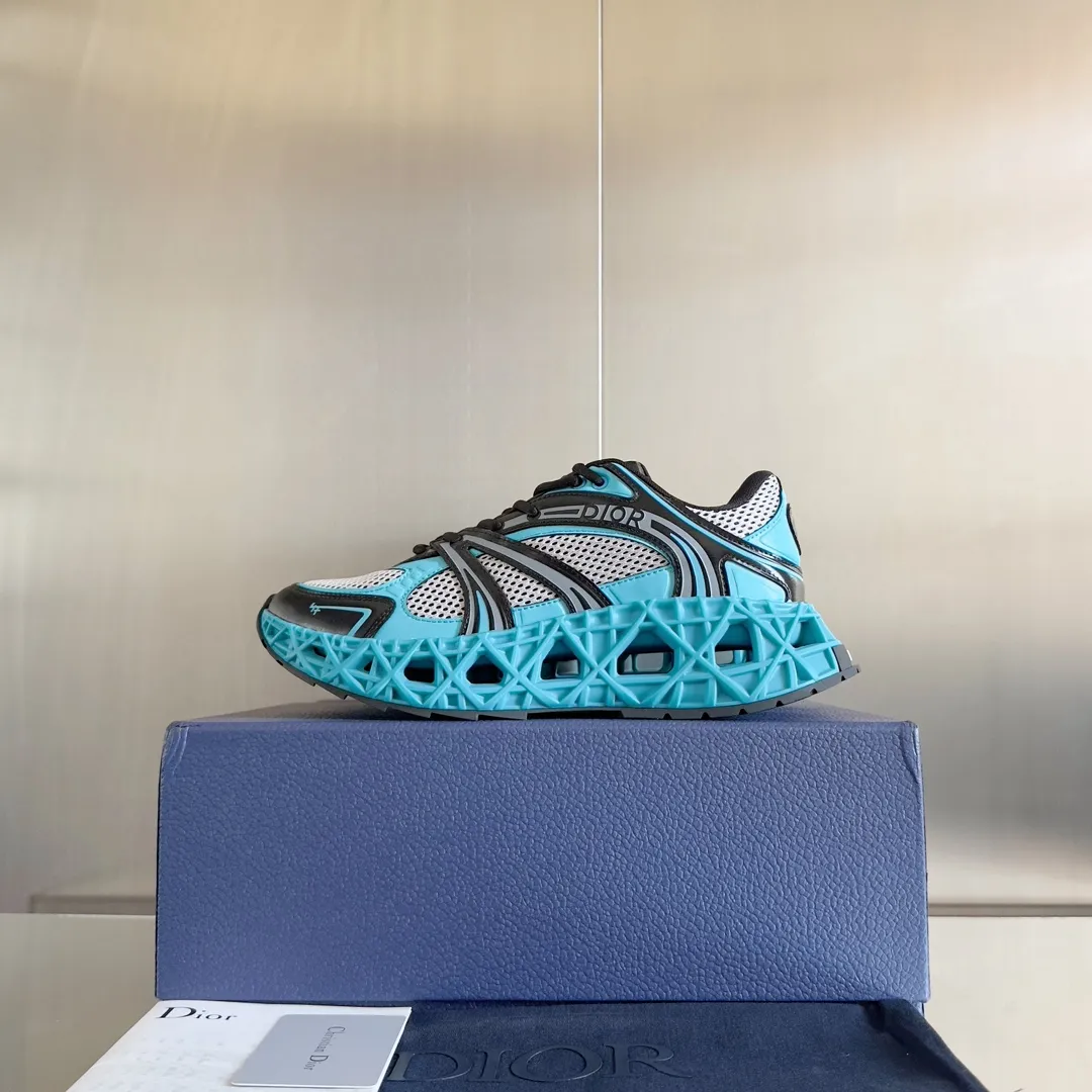 【DIOR】P:800💰 Men's 39-44. (Male 45.46 custom-made) Dior kawa Dior joint 2025ss casual sports shoes‼ ️ Reinterpret running shoes with dior’s haute couture style. b35 is made of fine-textured leather and mesh fabric materials. It can be worn in all seasons, is comfortable and breathable, and has many lines on the shoe body to outline details. It has a full retro three-dimensional feel and can create a casual look all year round!